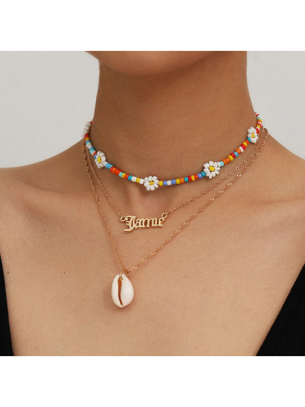 

Simple Letter Contrast Color Beaded Necklace