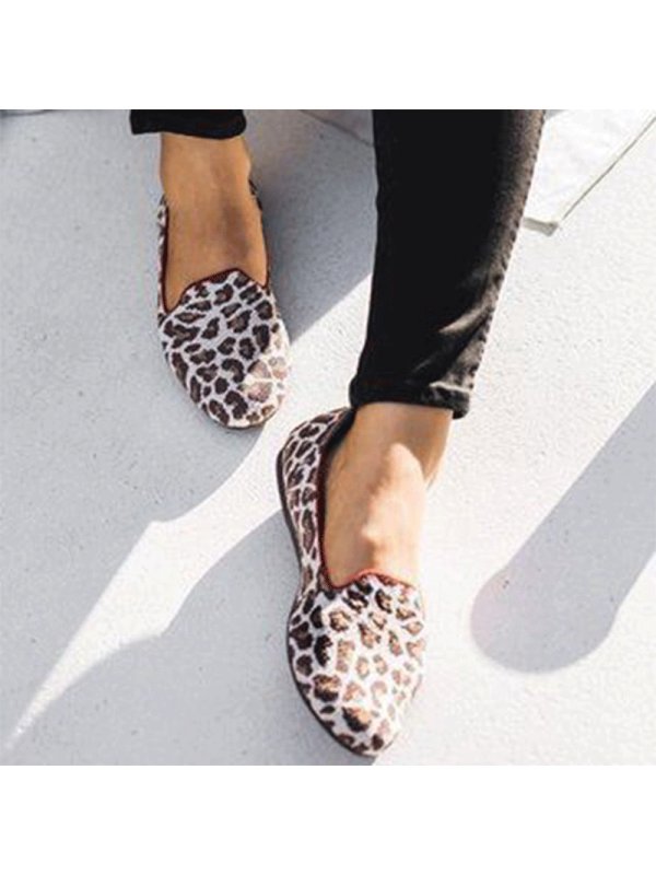 

Casual and comfortable flat shoes