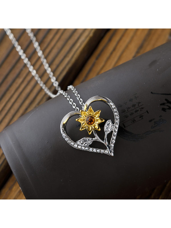 

Sunflower heart-shaped diamond necklace