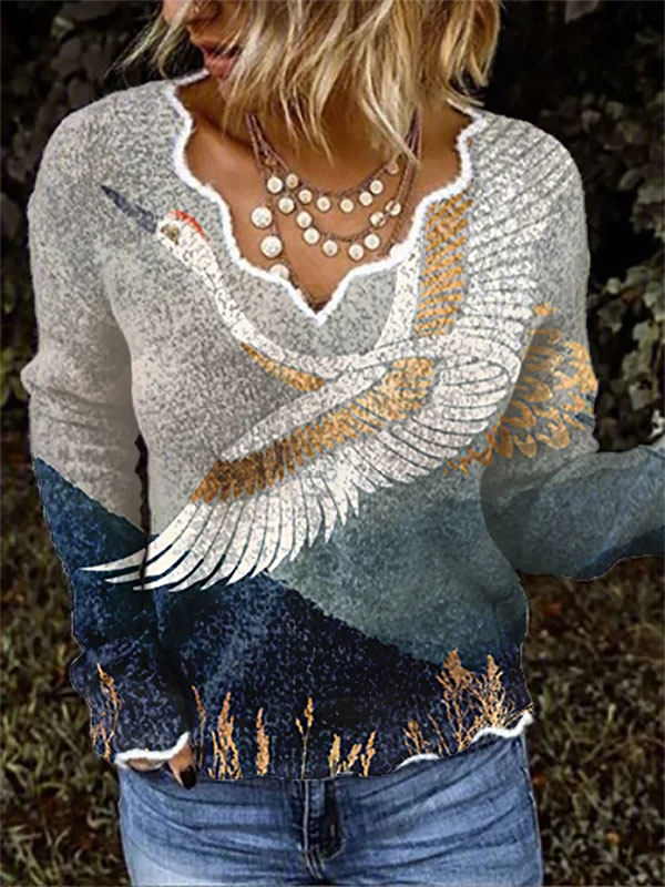 

Long sleeve t-shirt with V-neck and crane print