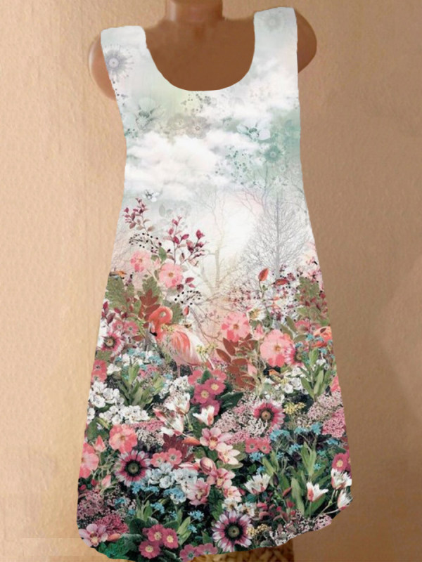 

Round Neck Floral Printed Shift Dress