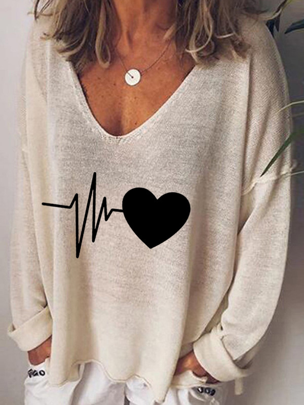 

Casual Heart Print V-neck T-shirt