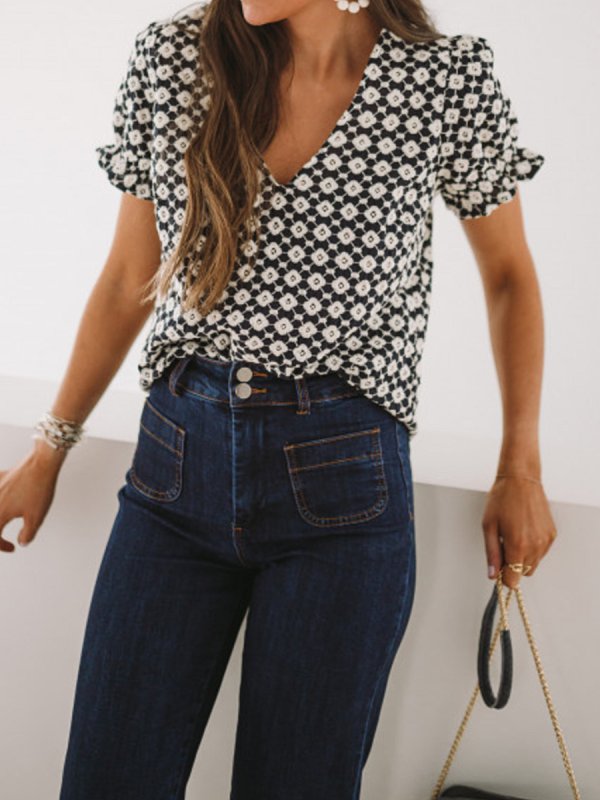 

Black Floral Lace V Neck Half Sleeve Blouse