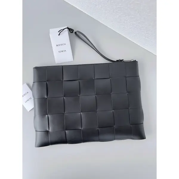 Bv 2022 Pouch Clutch Collection 🧊🧊 This New Version Of Large Grid Woven Handbag Is Really Simple And Atmospheric🕴🏻 Unisex🉑 - Godeskplus.com 